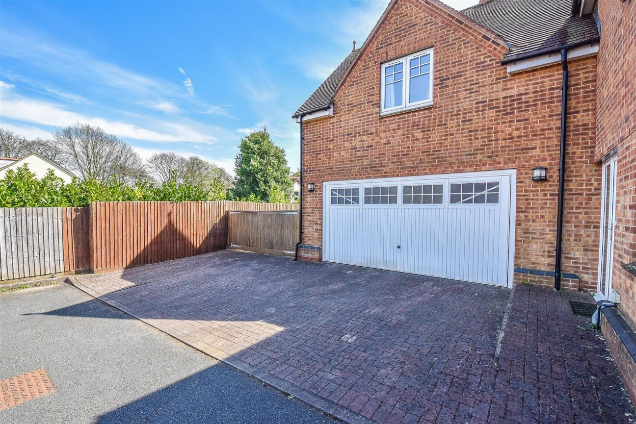 Riverside, Cam, Dursley