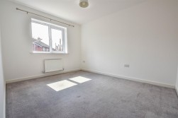 Brunel Road, Cam