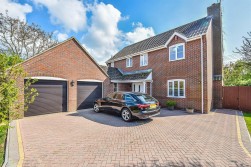 Longaston Close, Slimbridge