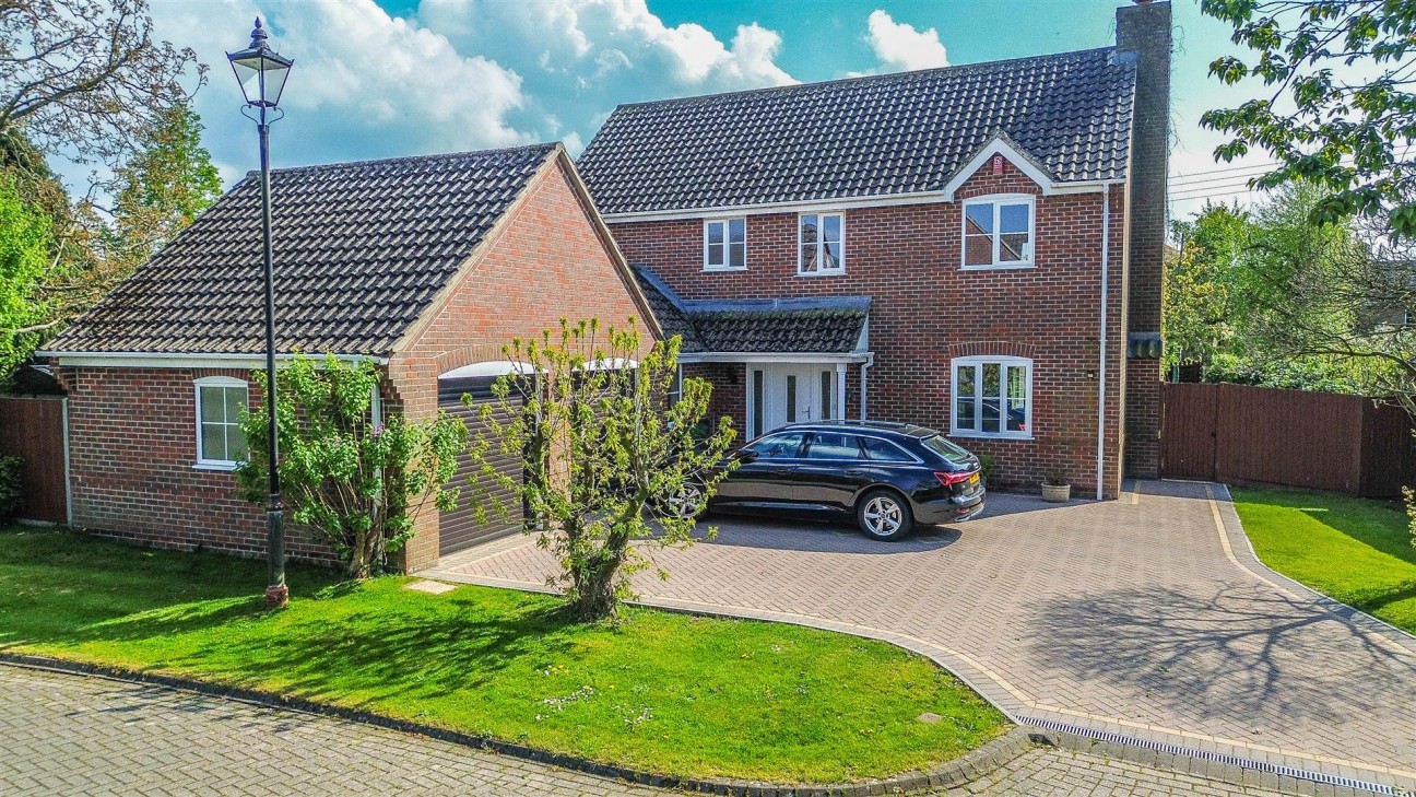 Longaston Close, Slimbridge