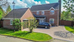 Longaston Close, Slimbridge