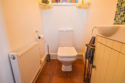 Spouthouse Lane, Cam