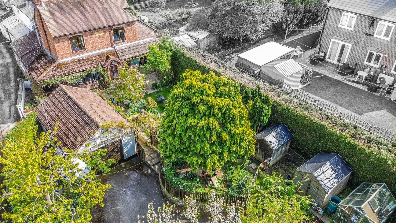 Spouthouse Lane, Cam