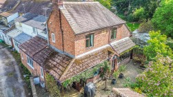 Spouthouse Lane, Cam