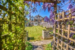 The Knapp, Dursley