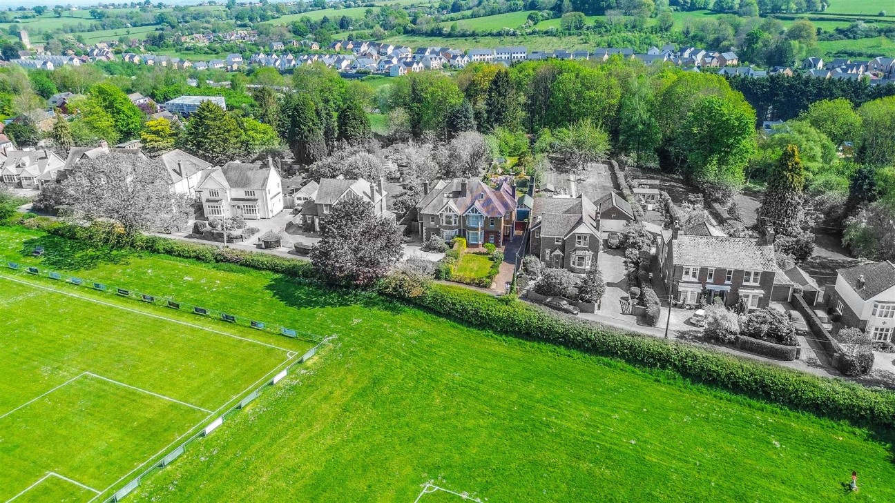The Knapp, Dursley