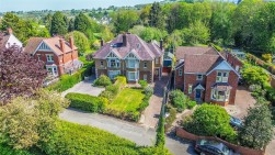 The Knapp, Dursley