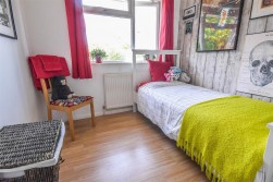 Maple Close, Dursley