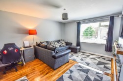Maple Close, Dursley