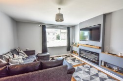 Maple Close, Dursley