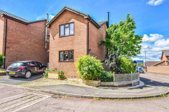 St. Bartholomews Close, Cam, Dursley