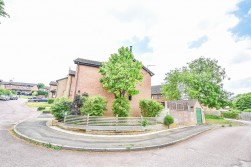 St. Bartholomews Close, Cam, Dursley