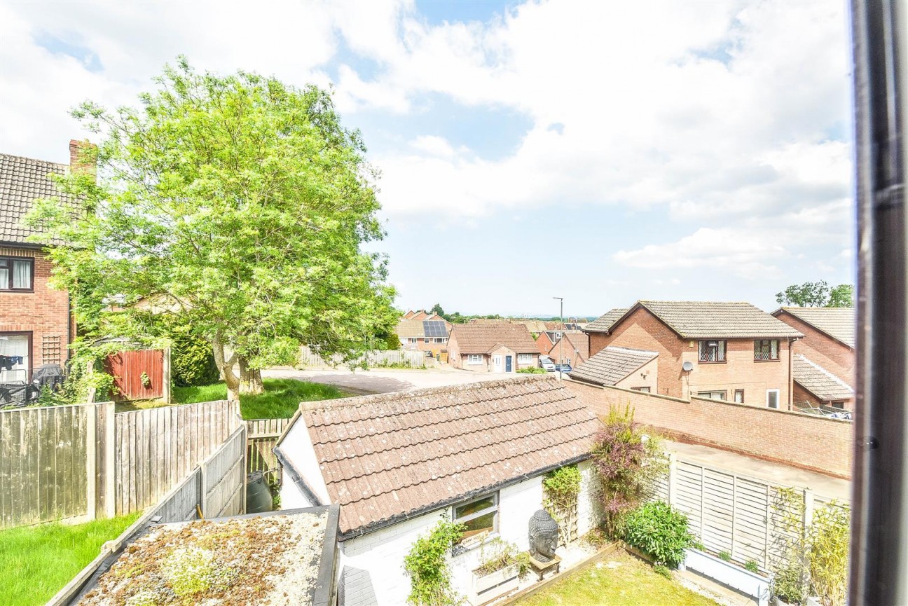 St. Bartholomews Close, Cam, Dursley
