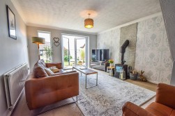 St. Bartholomews Close, Cam, Dursley