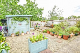 Castle Stream Court, Dursley