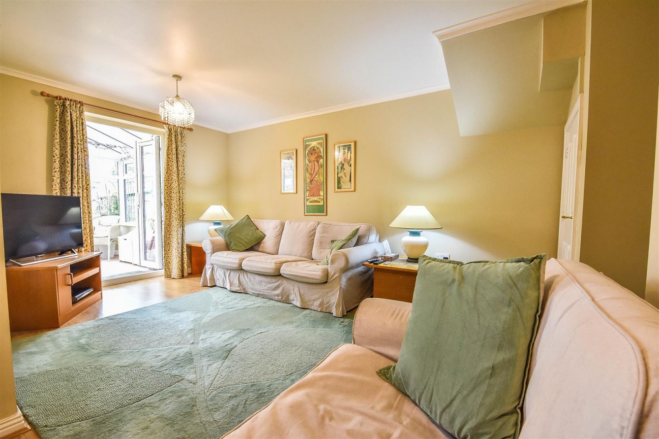 Castle Stream Court, Dursley