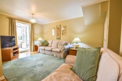 Castle Stream Court, Dursley