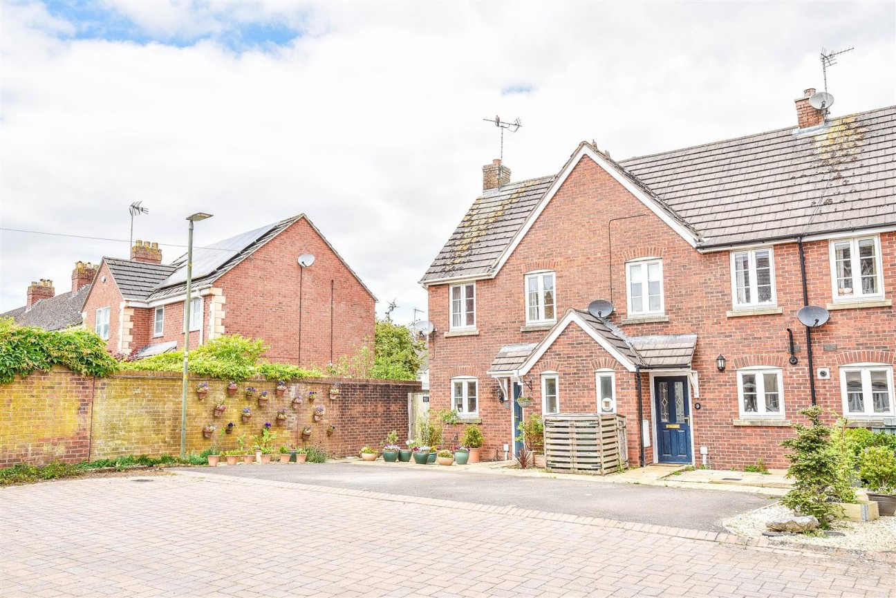 Castle Stream Court, Dursley