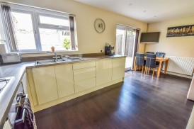 Beyon Drive, Cam, Dursley