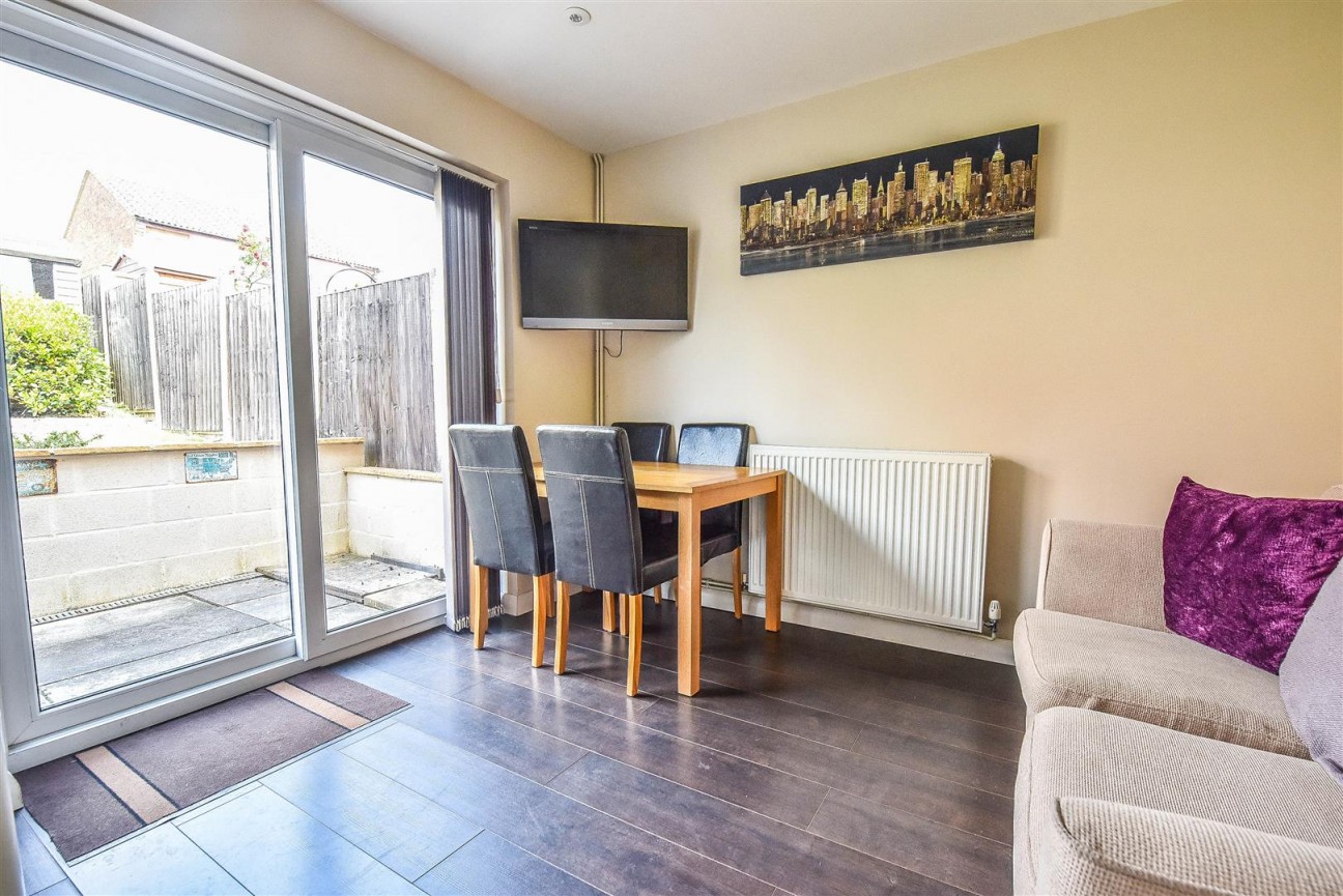 Beyon Drive, Cam, Dursley