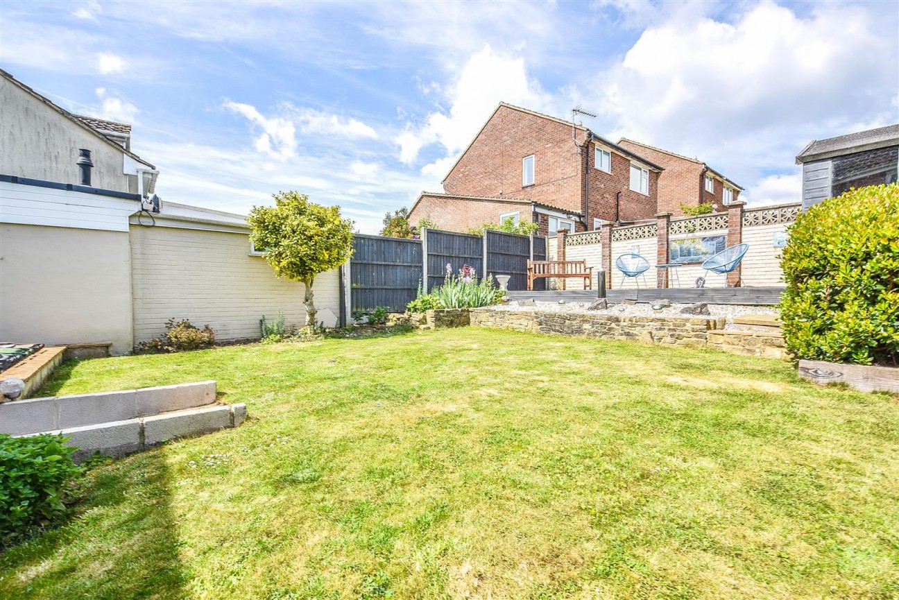 Beyon Drive, Cam, Dursley