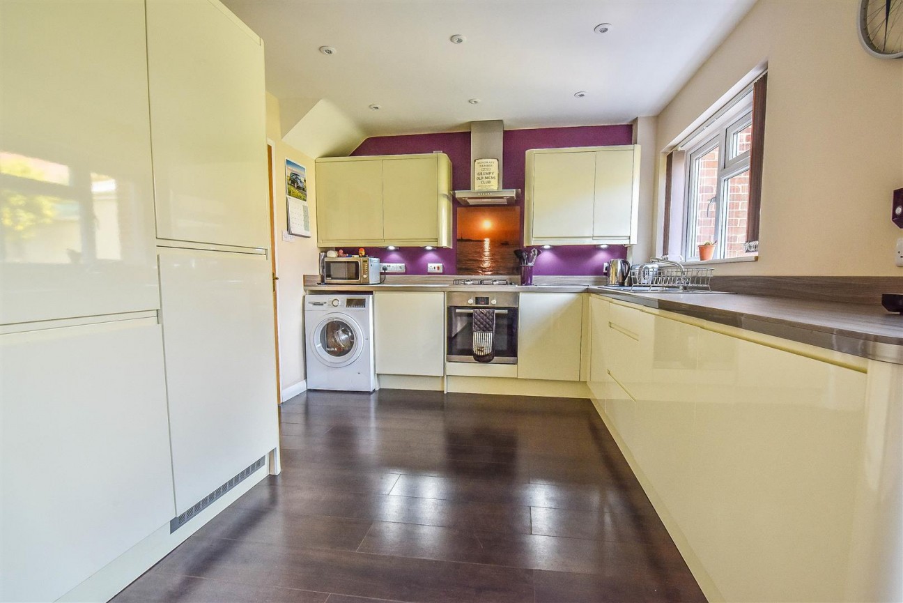 Beyon Drive, Cam, Dursley
