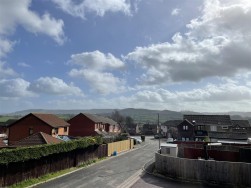 Larkrise, Cam