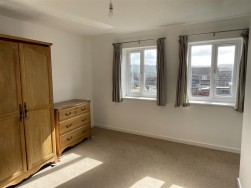 Larkrise, Cam
