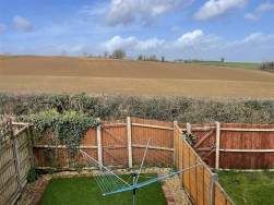 Larkrise, Cam