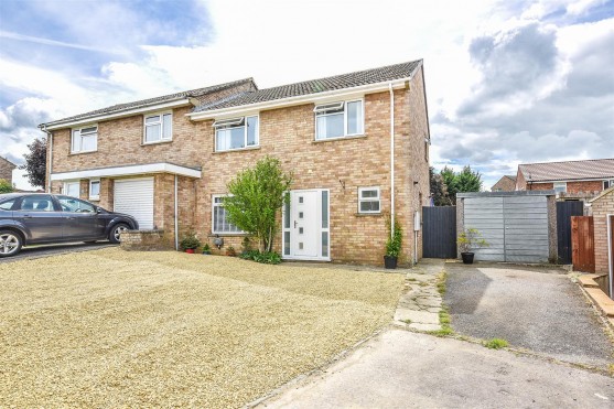 Woodview Road, Cam