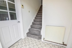 Woodview Road, Cam