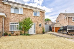 Woodview Road, Cam