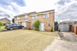 Woodview Road, Cam