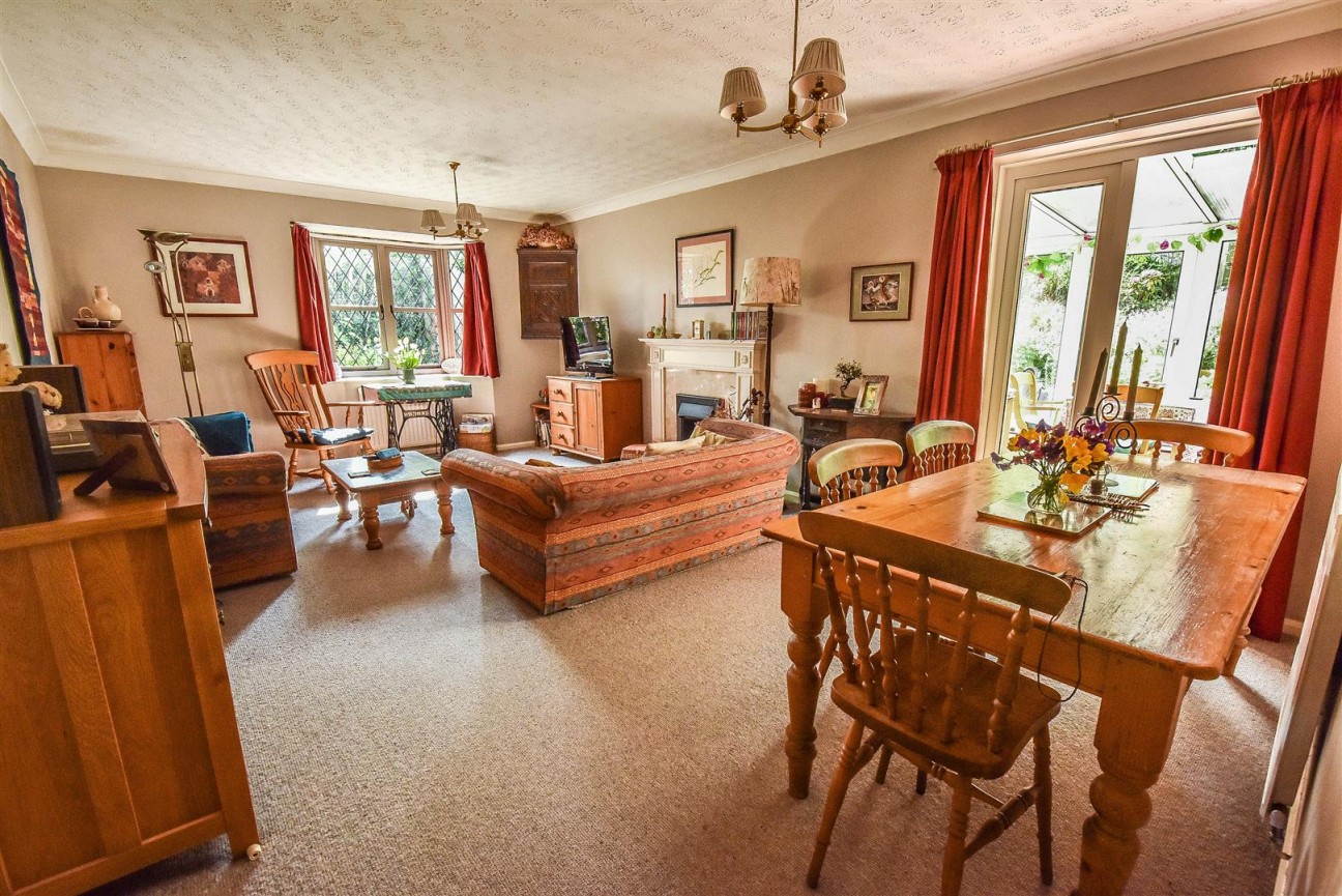 Lambsdowne, Dursley