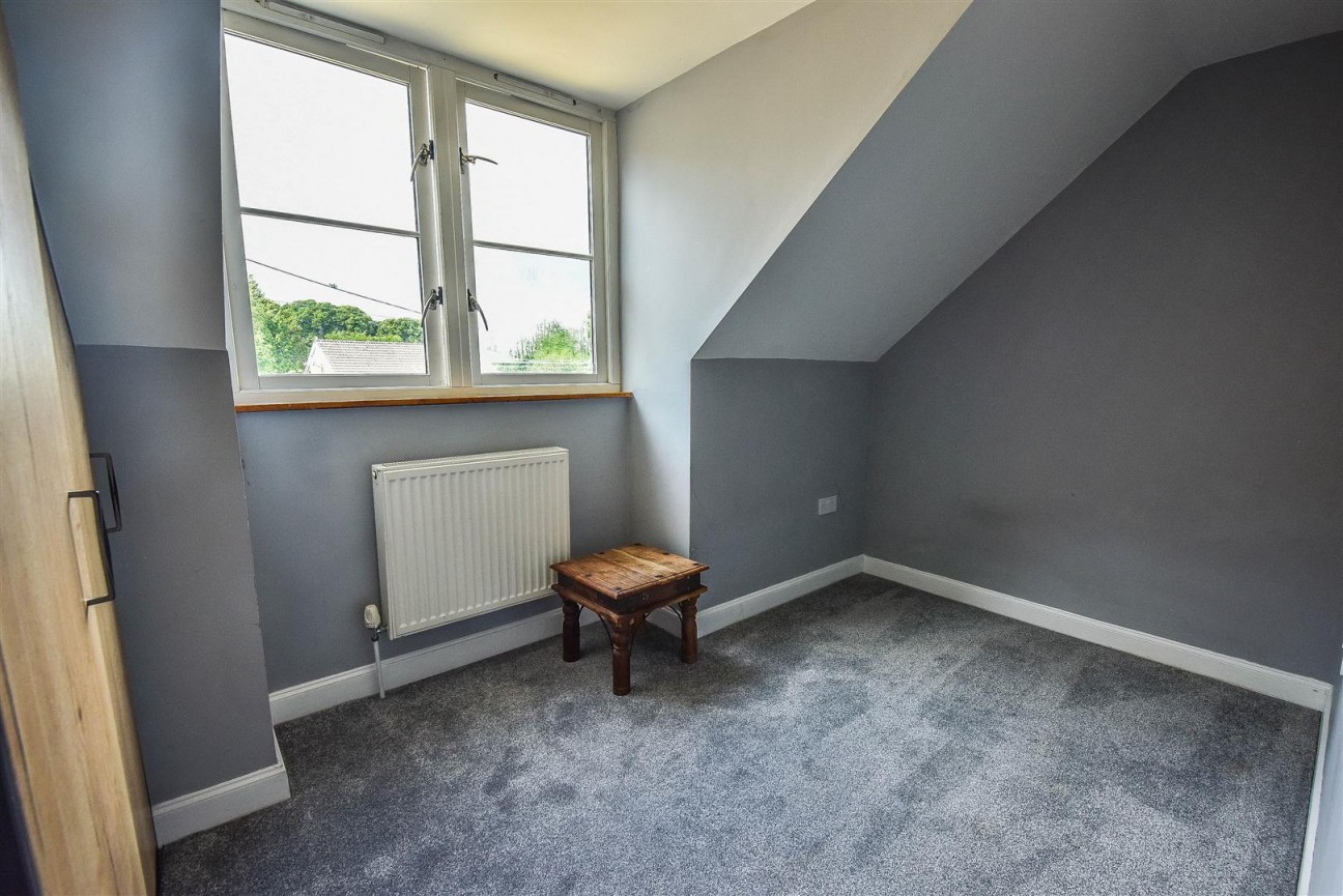 Dursley Road, Dursley
