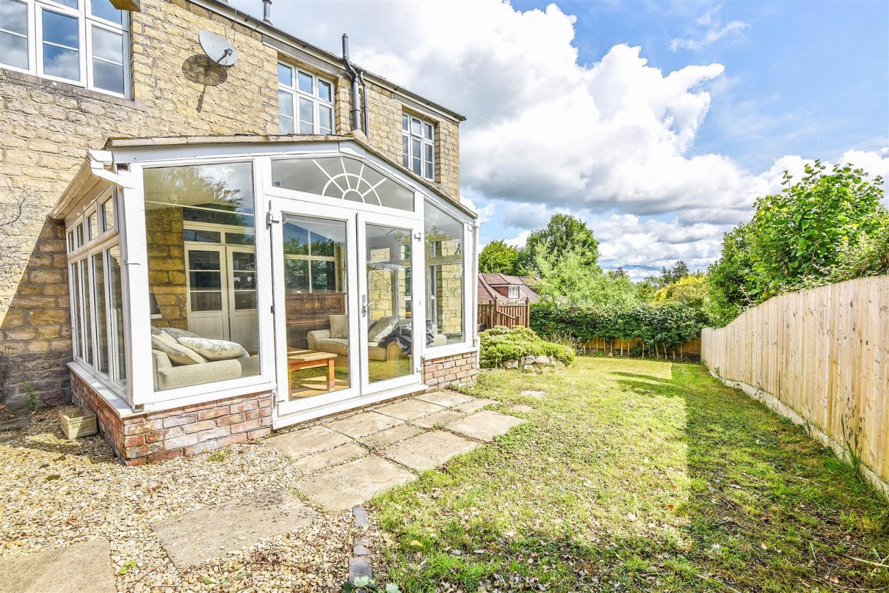 Dursley Road, Dursley