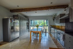 Dursley Road, Dursley