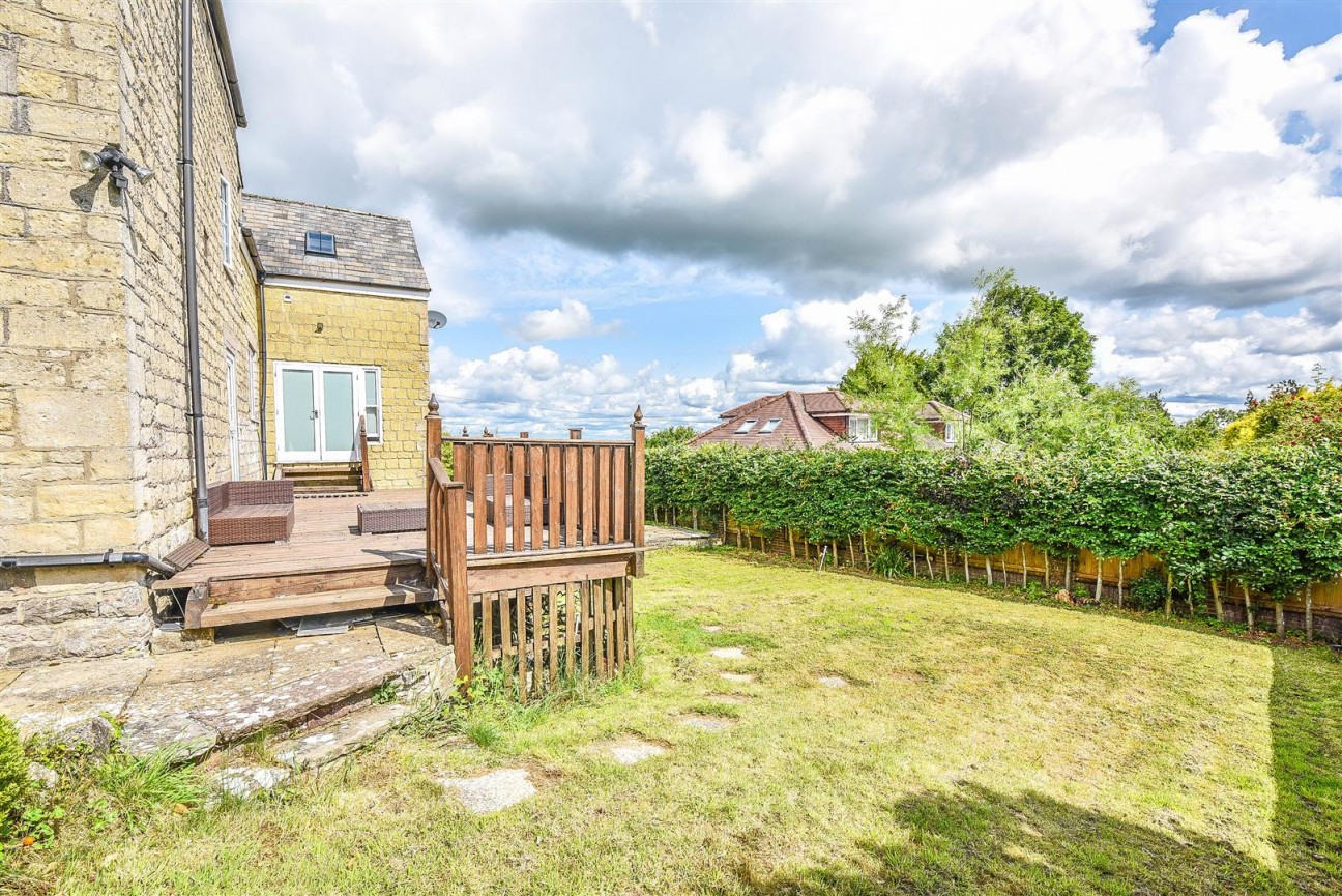 Dursley Road, Dursley
