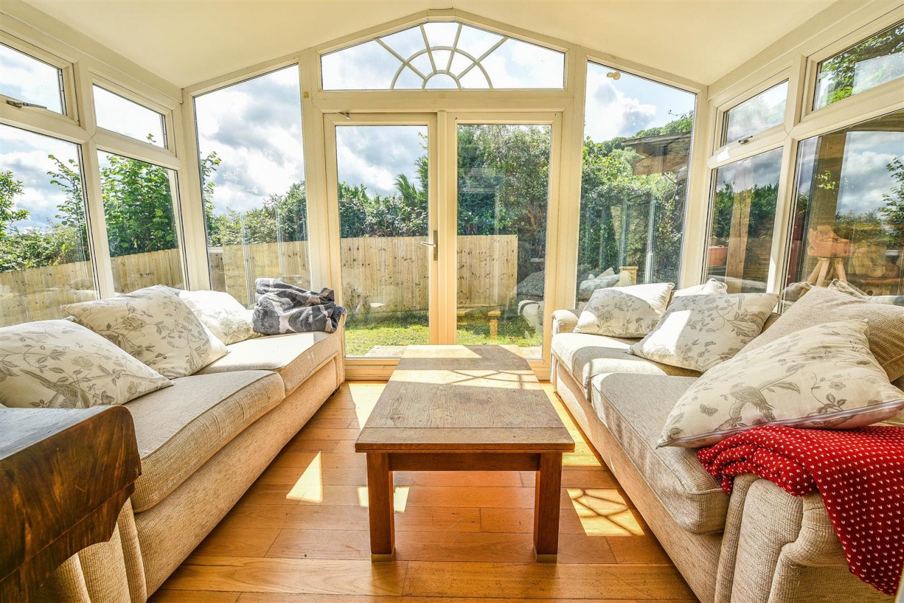 Dursley Road, Dursley
