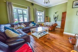 Dursley Road, Dursley