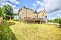 Dursley Road, Dursley