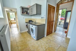 Dursley Road, Dursley
