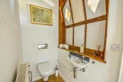 Dursley Road, Dursley