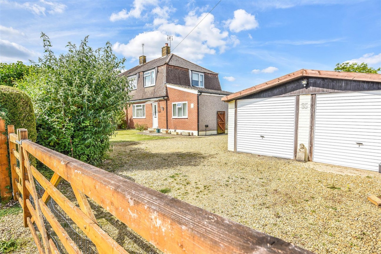 Tilsdown Close, Dursley