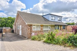 Woodview Road, Cam