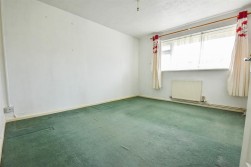 Woodview Road, Cam