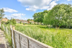 Woodview Road, Cam