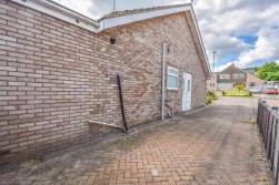 Woodview Road, Cam