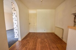 Woodview Road, Cam