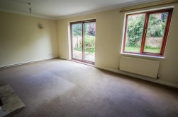 18 Court House Gardens, Cam